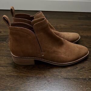 Dolce vita Ankle booties size 7.5